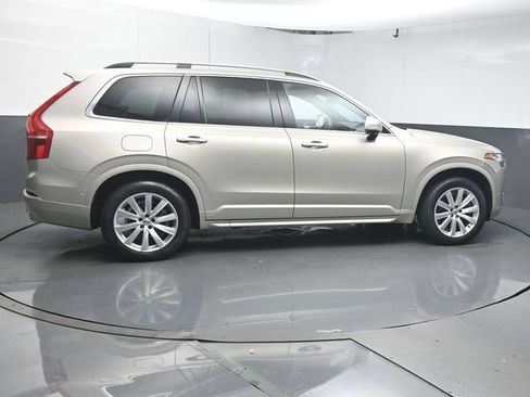 Used 2017 Volvo XC90 T6 Momentum w/ Vision Package AWD/4WD image 8