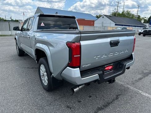 Used 2025 Toyota Tacoma SR5 image 5