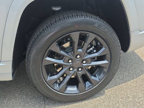 New 2026 Jeep Grand Cherokee L Limited AWD/4WD image 38