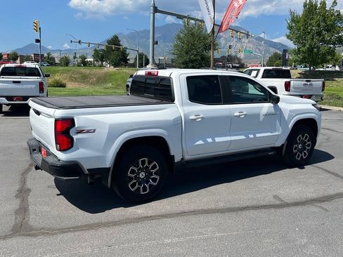 Used 2024 Chevrolet Colorado Z71 w/ Z71 Convenience Package 2 AWD/4WD image 8