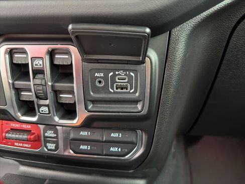 New 2026 Jeep Gladiator Rubicon image 40