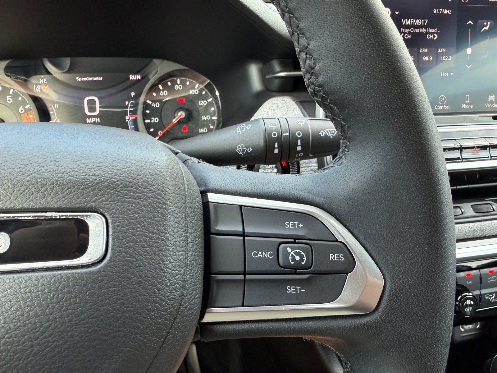 Used 2025 Jeep Compass Latitude AWD/4WD image 25