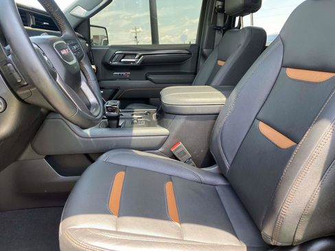 Used 2023 GMC Sierra 1500 AT4 w/ Technology Package AWD/4WD image 15