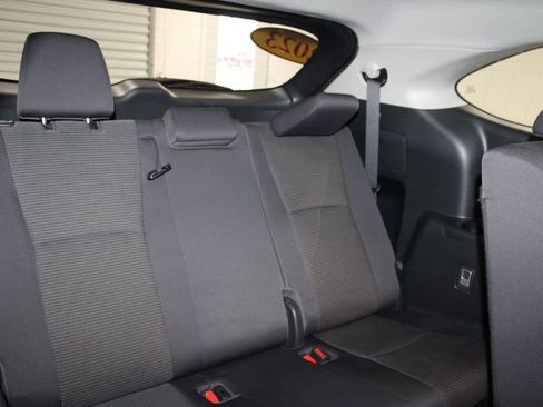 Used 2023 Toyota Highlander L image 26