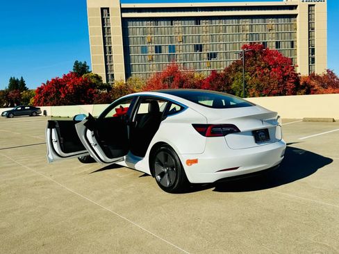 Used 2020 Tesla Model 3 RWD image 38