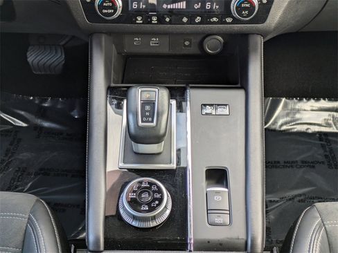 Used 2023 Mitsubishi Outlander Ralliart image 19