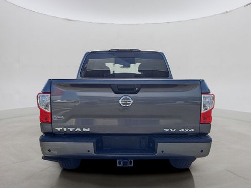 Used 2021 Nissan Titan SV w/ SV Convenience Package image 29