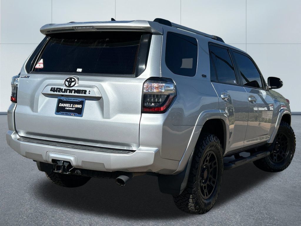 Used 2020 Toyota 4Runner SR5 Premium AWD/4WD image 2