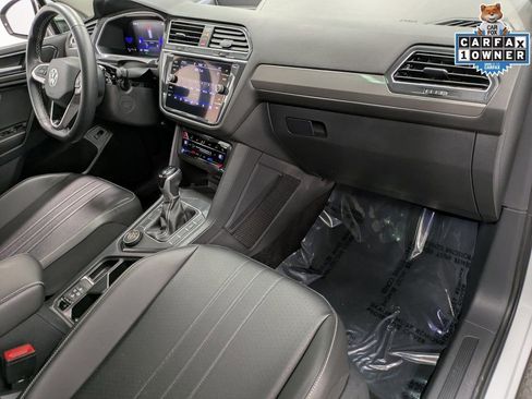 Used 2022 Volkswagen Tiguan SE w/ Panoramic Sunroof Package AWD/4WD image 31