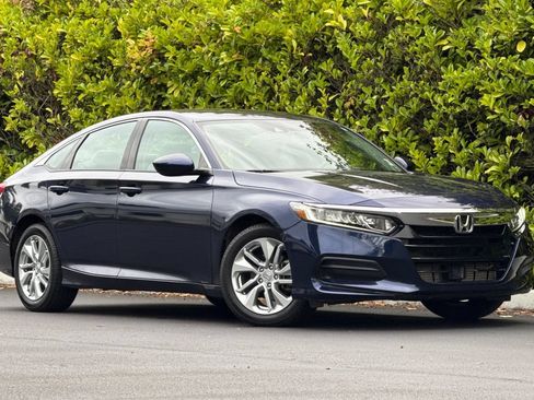Used 2018 Honda Accord LX image 2