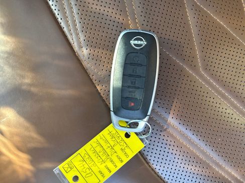 Used 2023 Nissan Pathfinder Platinum FWD image 34
