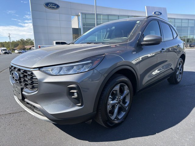 Certified 2025 Ford Escape ST-Line Select AWD/4WD image 1