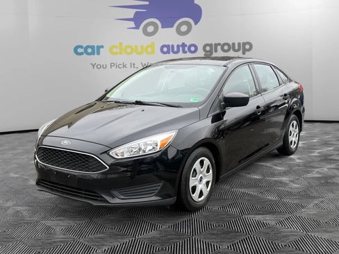 Used 2017 Ford Focus S image 1