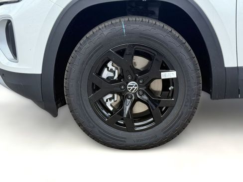 New 2026 Volkswagen Atlas Peak Edition image 11