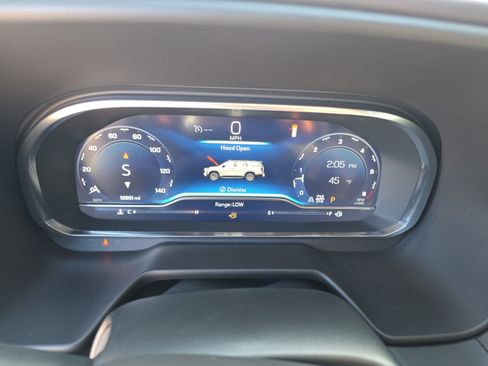 Used 2024 Chevrolet Tahoe Z71 w/ Luxury Package image 17