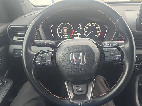 Used 2025 Honda Pilot TrailSport image 9