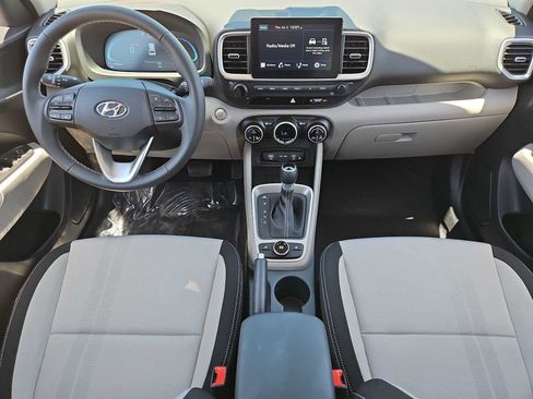 Used 2026 Hyundai Venue SEL FWD image 15
