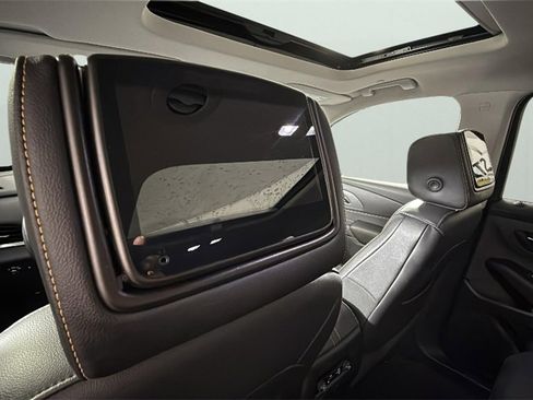 Used 2018 Chevrolet Traverse Premier w/ Driver Confidence II Package image 34