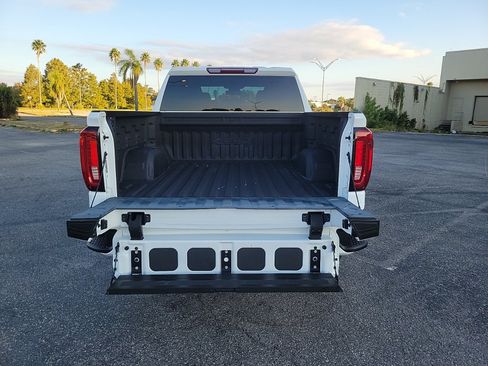 Used 2022 GMC Sierra 1500 AT4 image 32