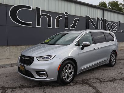 Used 2023 Chrysler Pacifica Limited
