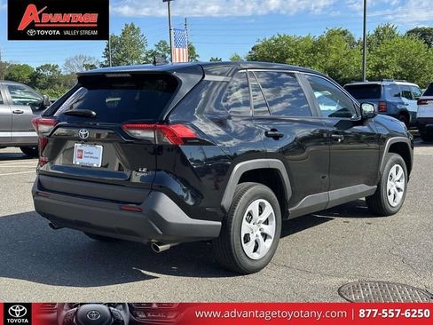 Used 2024 Toyota RAV4 LE AWD/4WD image 7