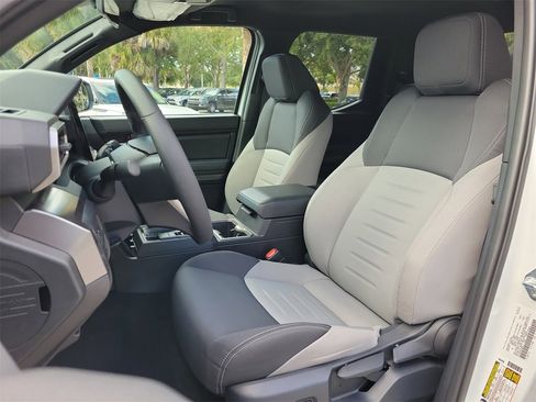 Used 2025 Toyota Tacoma TRD Off-Road image 17