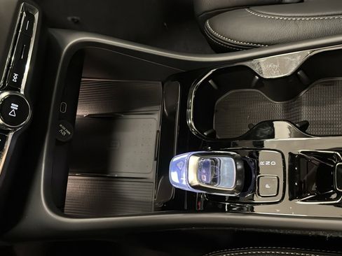 New 2026 Volvo XC40 B5 Ultra w/ Protection Package Premier image 19