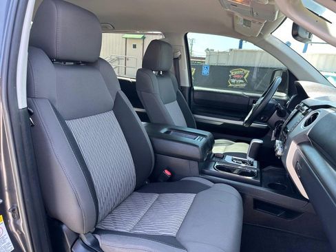 Used 2017 Toyota Tundra SR5 image 22