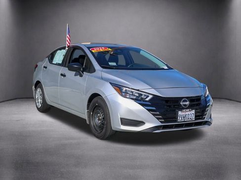 Used 2025 Nissan Versa S w/ Trunk Package image 2