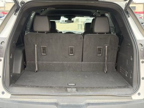Used 2023 Chevrolet Traverse LT FWD image 32