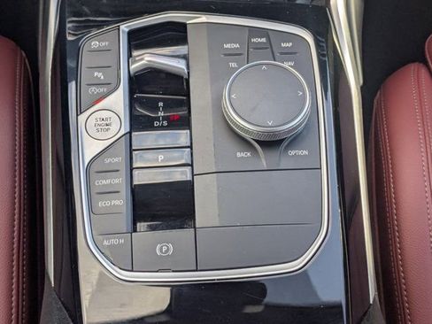 Used 2023 BMW 330i Sedan w/ Driving Assistance Package image 15