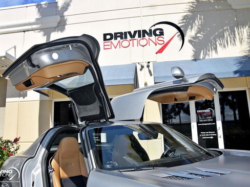 Used 2011 Mercedes-Benz SLS AMG Coupe image 4