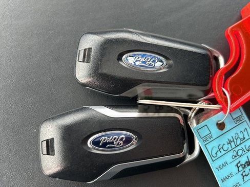 Used 2016 Ford F150 Platinum w/ Equipment Group 701A Luxury image 23