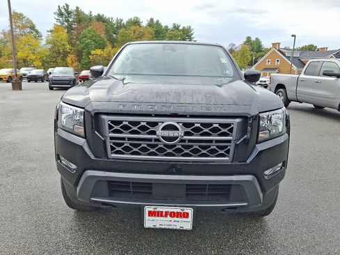 Used 2024 Nissan Frontier SV w/ SV Convenience Package image 3