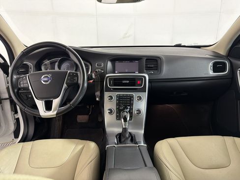 Used 2018 Volvo V60 T5 Dynamic w/ Vision Package FWD image 16