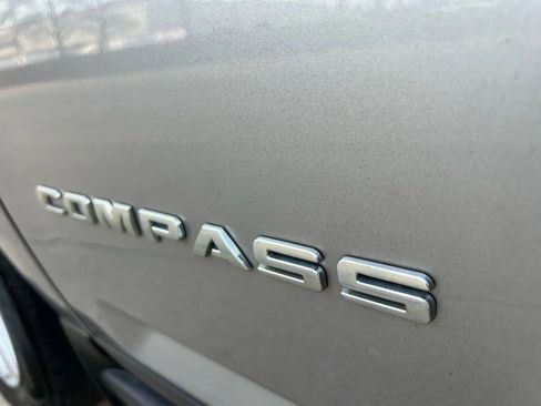 Used 2017 Jeep Compass Latitude image 32