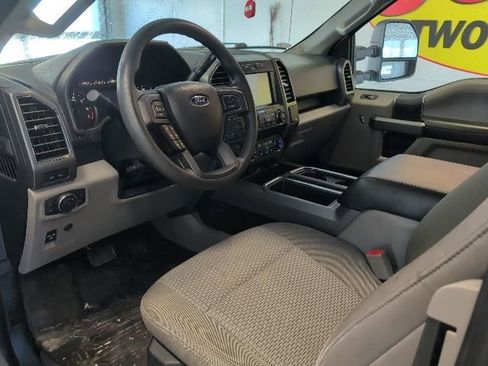 Used 2019 Ford F150 XLT w/ Trailer Tow Package image 9