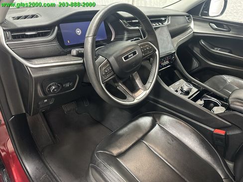 Used 2023 Jeep Grand Cherokee L Limited w/ Luxury Tech Group II AWD/4WD image 3