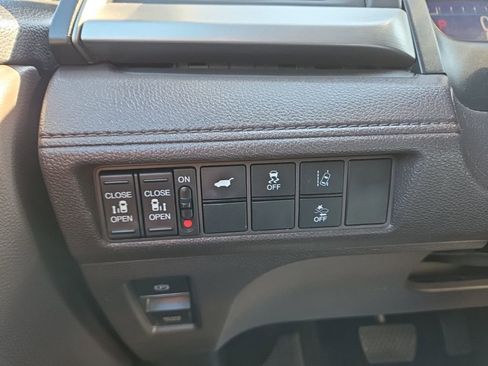 Used 2018 Honda Odyssey EX-L image 27