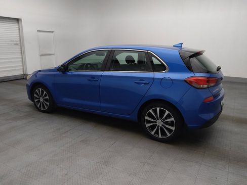 Used 2018 Hyundai Elantra GT FWD image 3