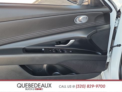 Used 2025 Hyundai Elantra SEL FWD image 9