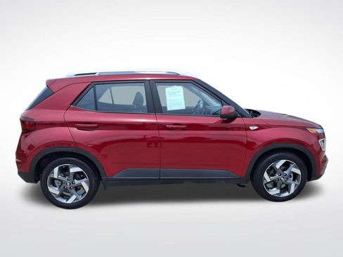 Used 2025 Hyundai Venue Limited FWD image 10