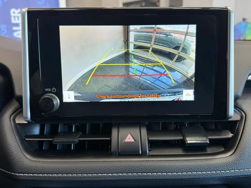 Used 2025 Toyota RAV4 LE AWD/4WD image 16