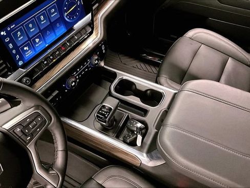 Used 2024 Chevrolet Silverado 1500 RST AWD/4WD image 17
