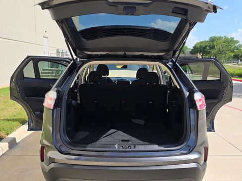 Used 2019 Ford Edge SE FWD image 12