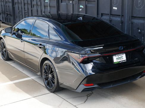 Used 2022 Toyota Avalon XSE FWD image 8