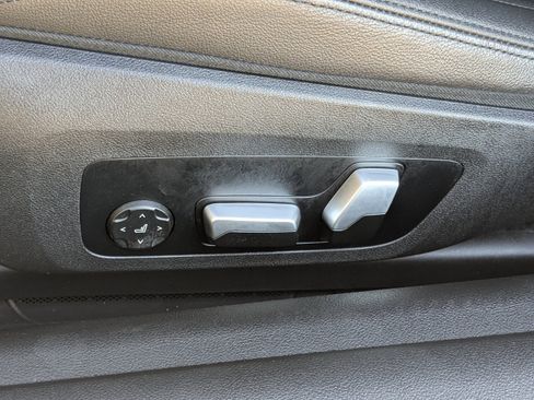 Used 2021 BMW 430i Coupe w/ M Sport Package image 22