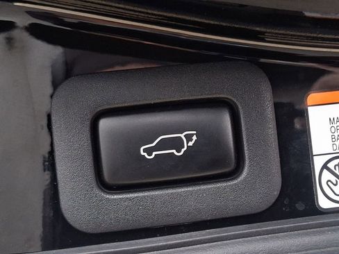 Used 2018 Lexus LX 570 4WD image 33