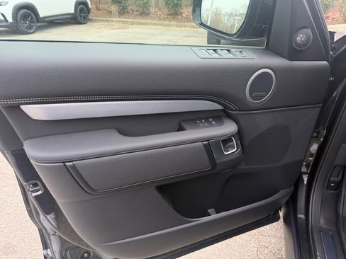 New 2026 Land Rover Discovery Limited Edition AWD/4WD image 31