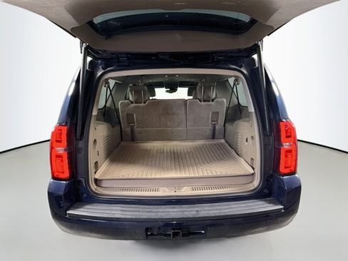 Used 2017 Chevrolet Suburban LT RWD image 24